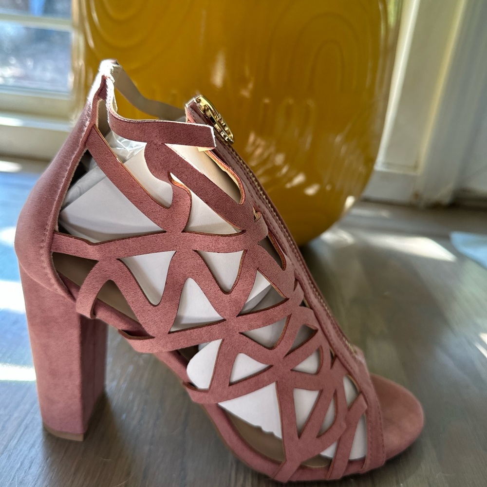 BRAND NEW Mauve Suede Women’s Heels